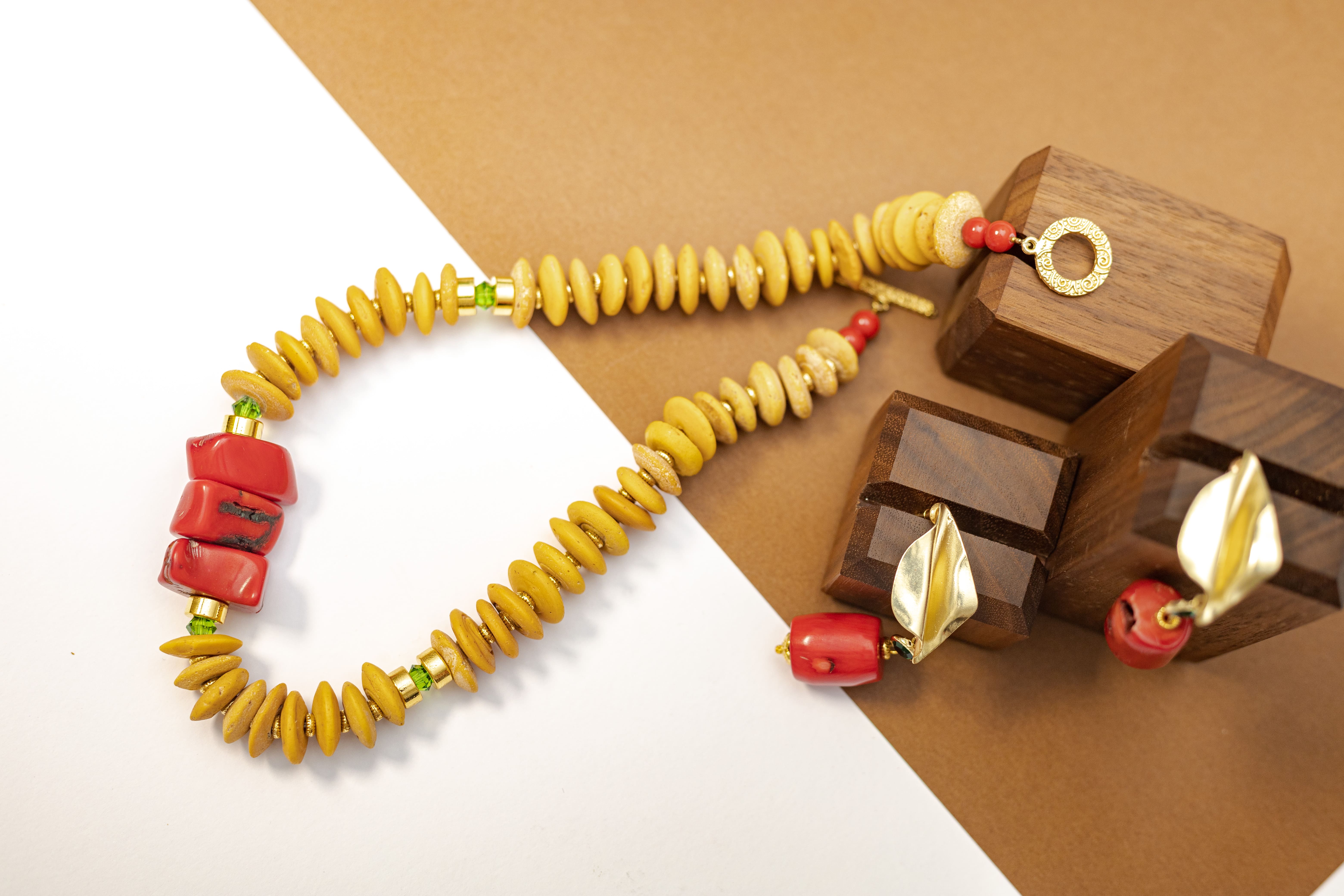 Un autre regard sur les bijoux en perles africaines image