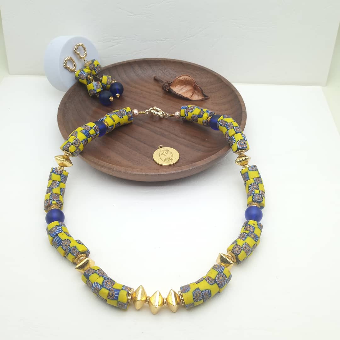 Parure en perles Millefiori et perles Fluo bleu image hover